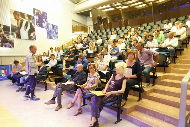 INIZIATO A COVERCIANO IL CORSO PER ALLENATORE PROFESSIONISTA DI SECONDA CATEGORIA – UEFA A. LE FOTO DELLA INAUGURAZIONE