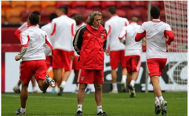 Masterclass Jorge Jesus: Esercitazione sul 4 vs 4 + 1 per la gestione del possesso palla