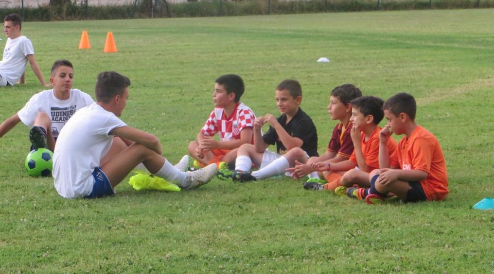 Scuola calcio: 4 proposte complete sulla guida della palla