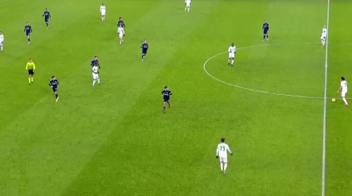 Sistema di gioco 1-4-3-3: Dalla rotazione in catena, al collegamento delle catene per rifinire e concludere l’ azione: Difensore centrale riferimento per la giocata di prima uscita